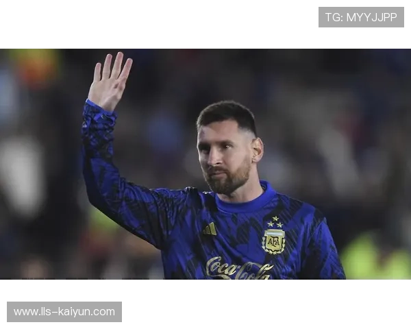 莱万特门将西蒙屡献神扑，诺坎普之战虽败犹荣