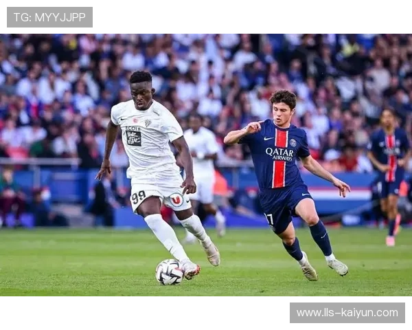 马赛客场战绩4胜3负，进攻火力法甲第一