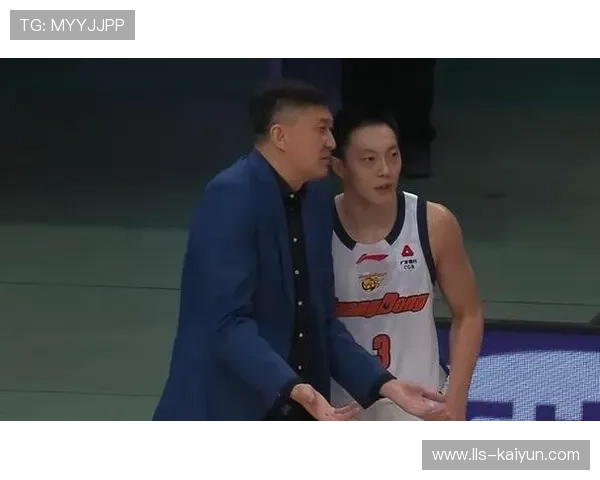 胡明轩独扛广东后场，速度突破成反击利器